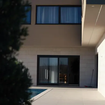 Monte Vinea-luxury With Amazing Heated Pool * Kringa