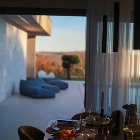 Monte Vinea-luxury With Amazing Heated Pool וילה