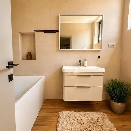 Monte Vinea-luxury With Amazing Heated Pool Villa Kringa