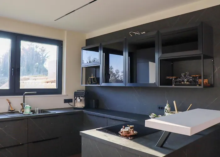 Monte Vinea-luxury With Amazing Heated Pool Kringa